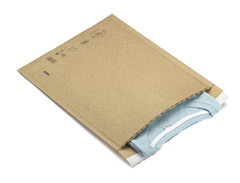 Voorbeeld van een papieren noppenenvelop van RAJA als verpakking voor kleding